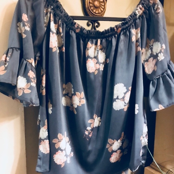 1 LEFT! 🎉HP🎉SALE !Floral off the shoulder top - Picture 6 of 7